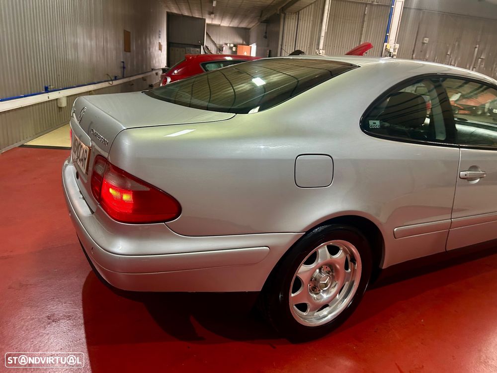 Mercedes-Benz CLK 200 - 4