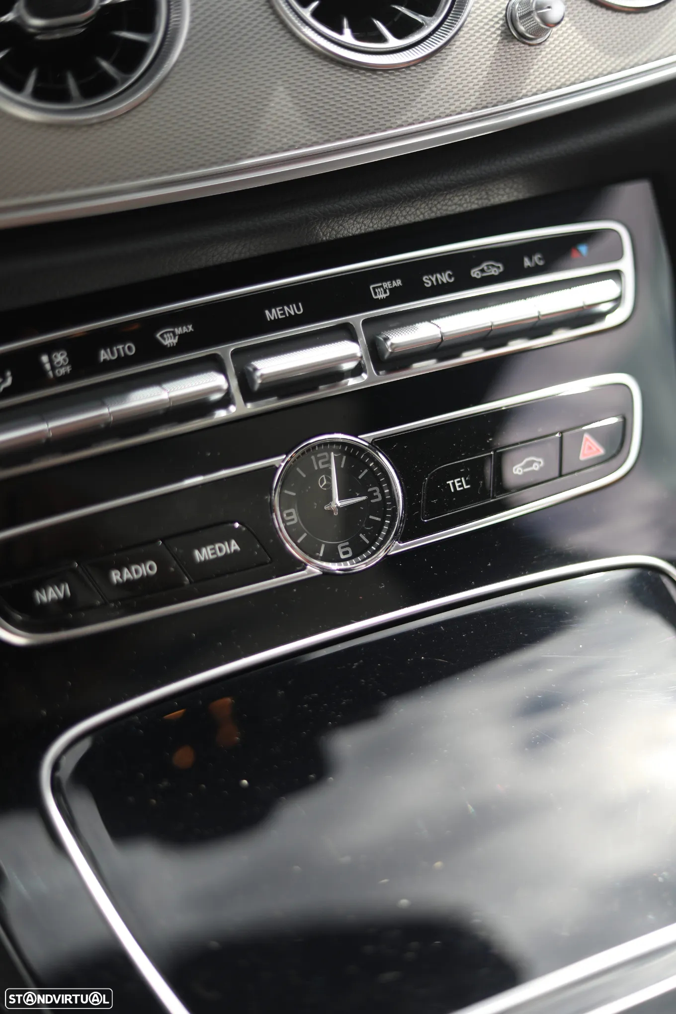 Mercedes-Benz E 220 d 9G-TRONIC AMG Line - 33