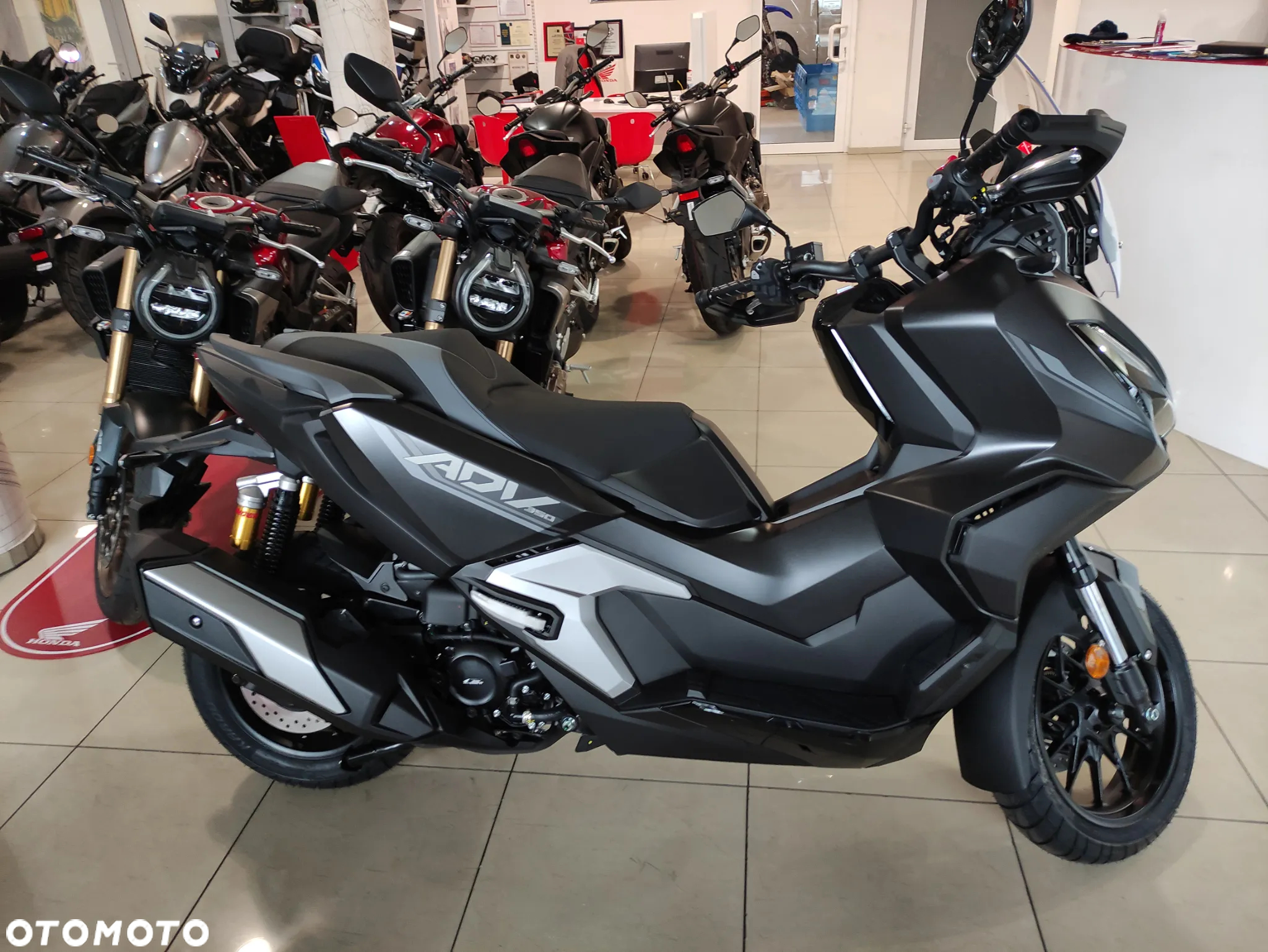 Honda ADV350 - 5