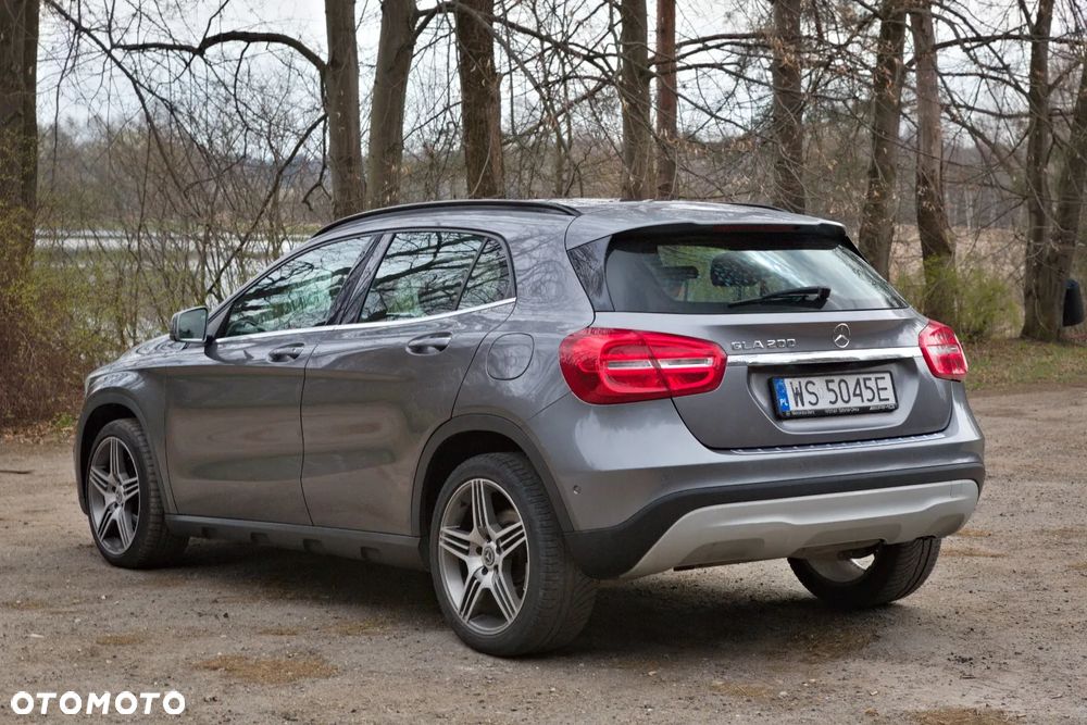 Mercedes-Benz GLA 200 7G-DCT - 5
