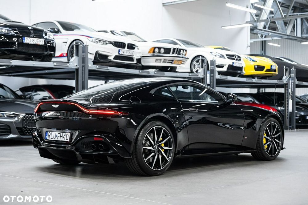 Aston Martin Vantage - 7