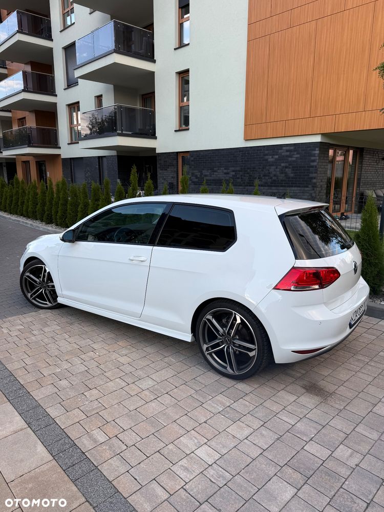 Volkswagen Golf - 8