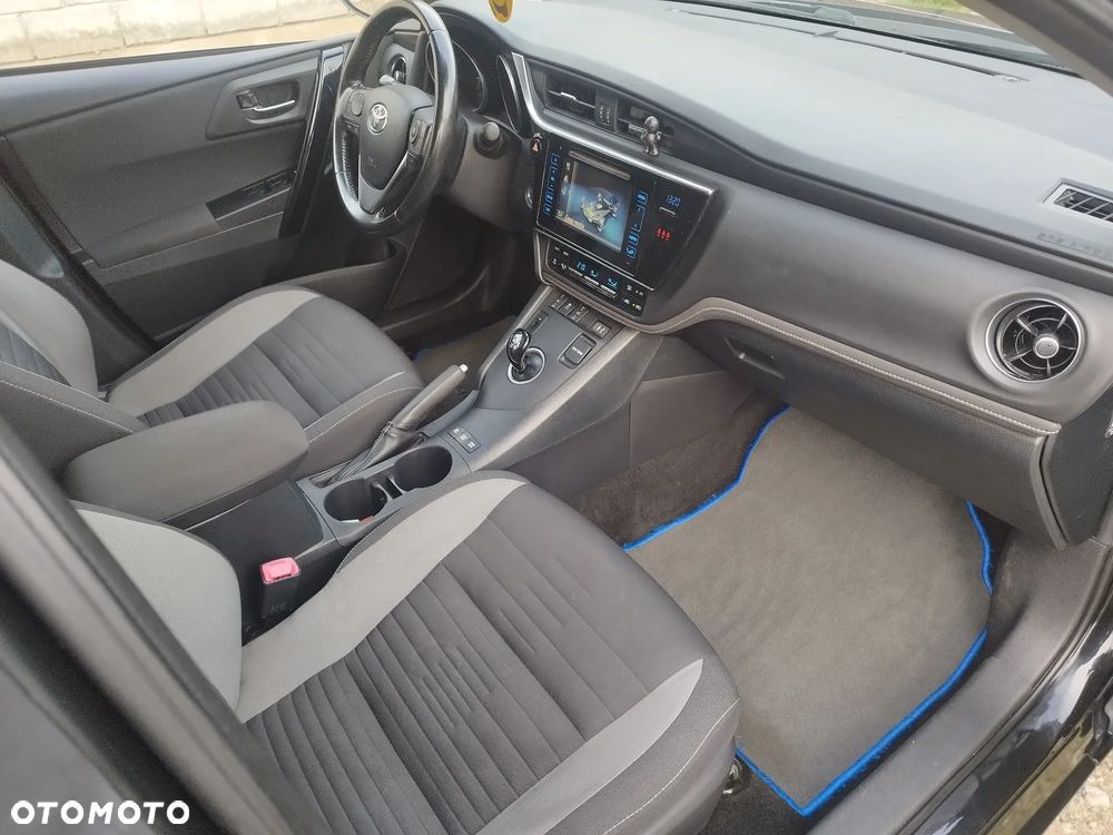 Toyota Auris 1.8 Life - 28