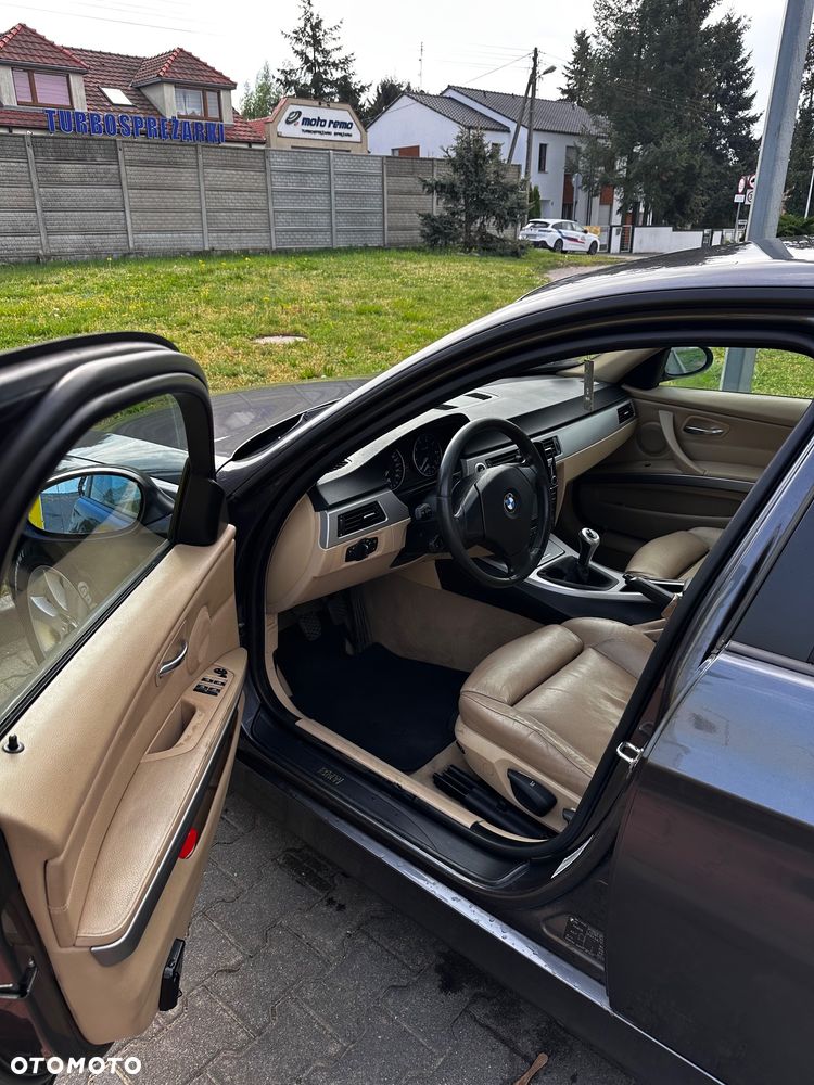 BMW Seria 3 320i - 10