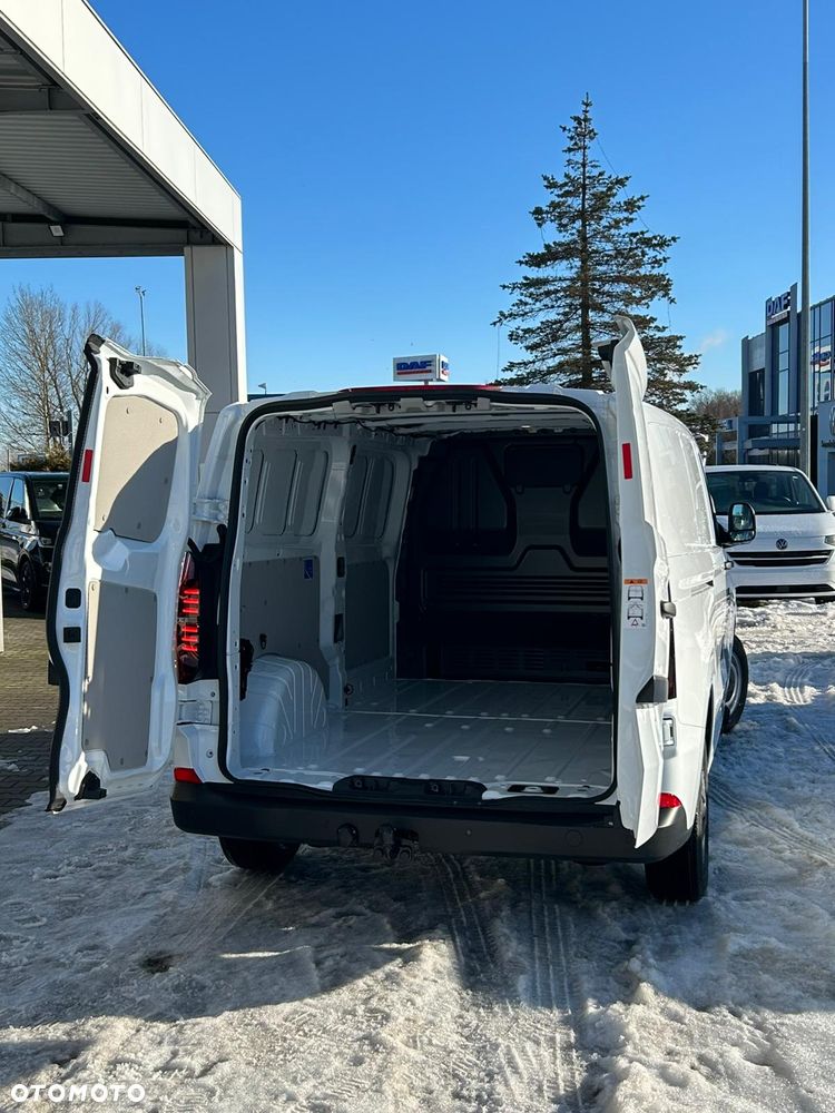 Volkswagen Transporter FURGON T7 - 21