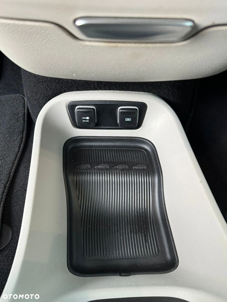 Chrysler Pacifica - 26
