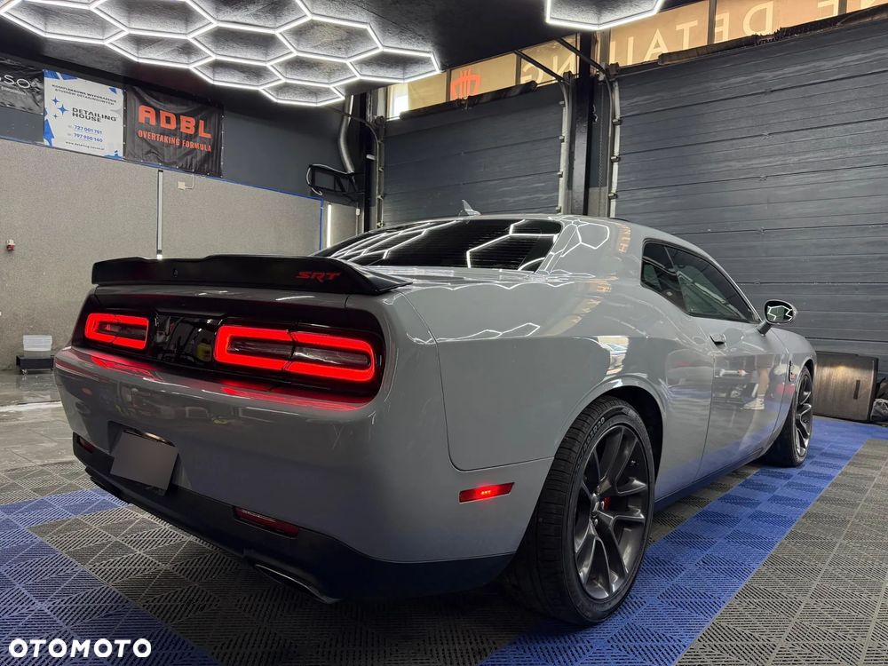 Dodge Challenger 6.4 Scat Pack - 9