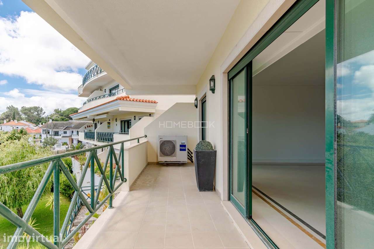 Duplex T3 com Zona Social no Piso Superior e Vista Mar | Monte Estoril - Grande imagem: 4/60