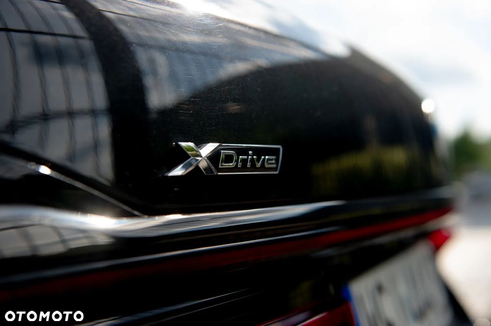 BMW Seria 7 740Li xDrive sport - 32