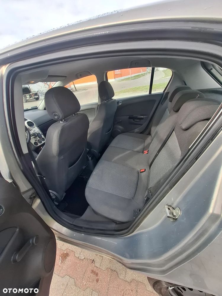 Opel Corsa 1.2 16V Essentia - 7