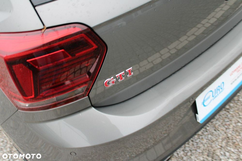 Volkswagen Polo - 11