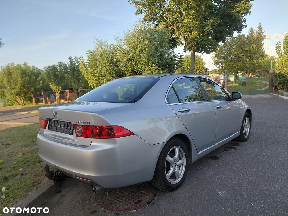 Honda Accord 2.0 i Executive - 9