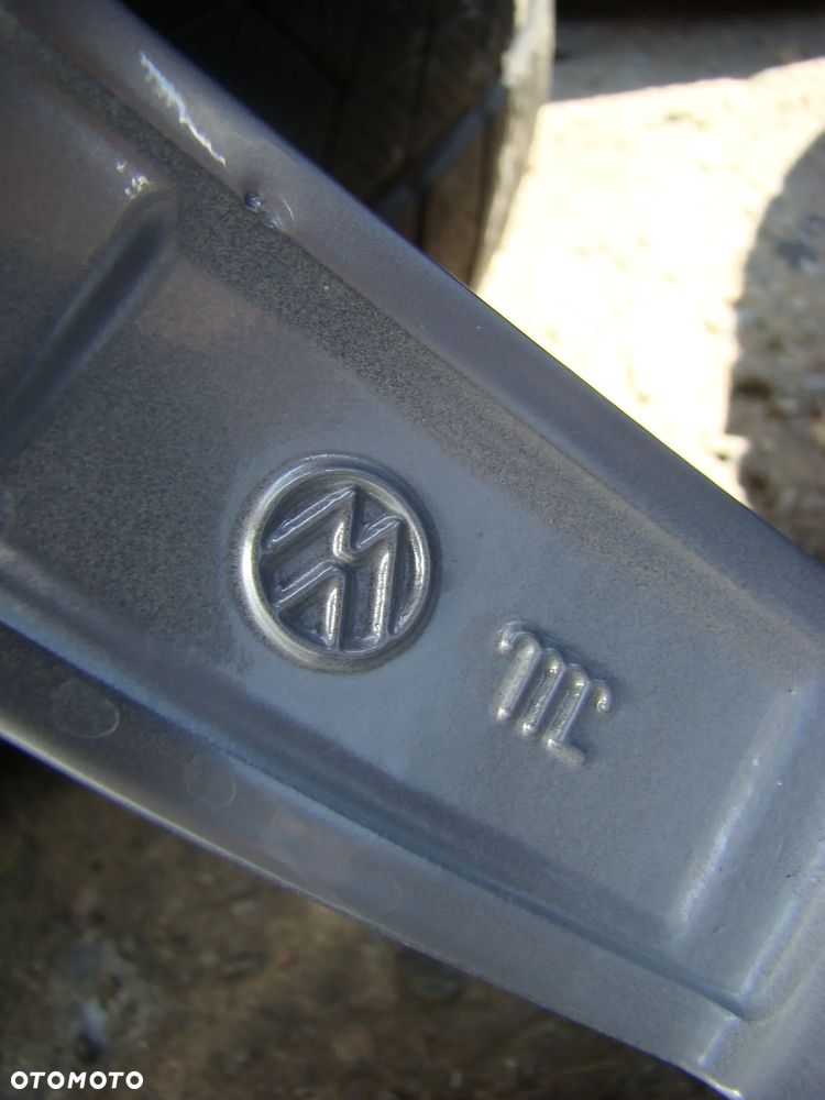 a93 5x112 VW Passat B9 B8 Beetle T-Roc 8jx18 opony zima 235/45 - 8