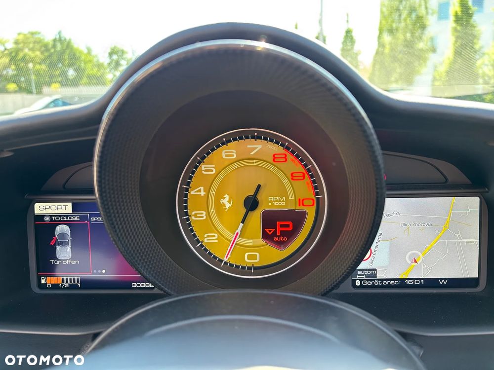 Ferrari 488 - 8