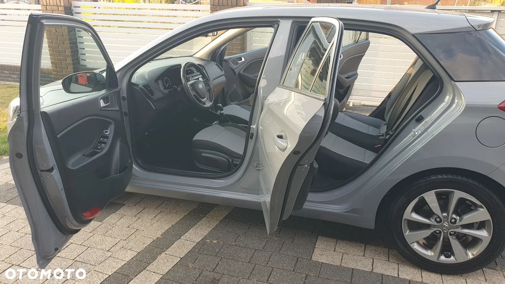 Hyundai i20 1.2 Intro Edition - 21