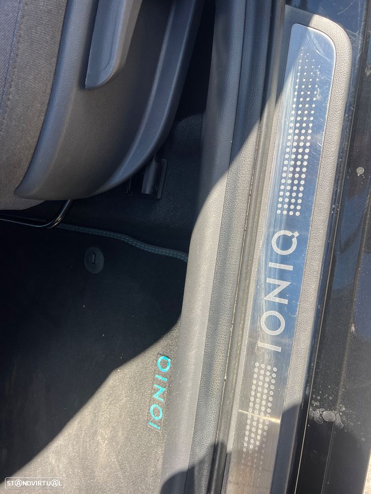 Hyundai Ioniq 1.6 GDI HEV Hybrid Tech - 18