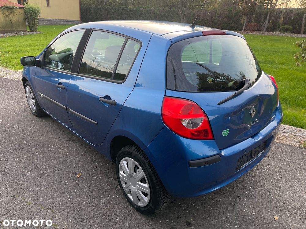 Renault Clio 1.2 16V 75 Dynamique - 3