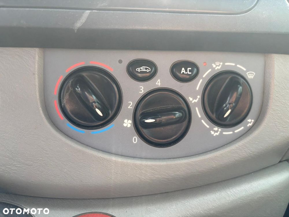 Renault Trafic - 15