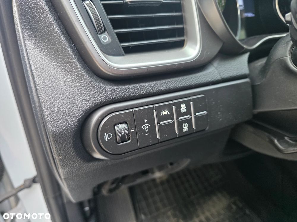 Kia Ceed 1.6 CRDi mHEV S - 20
