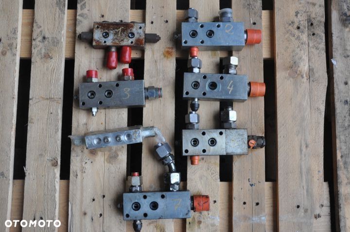ZAMEK HYDRAULICZNY MANITOU - 1