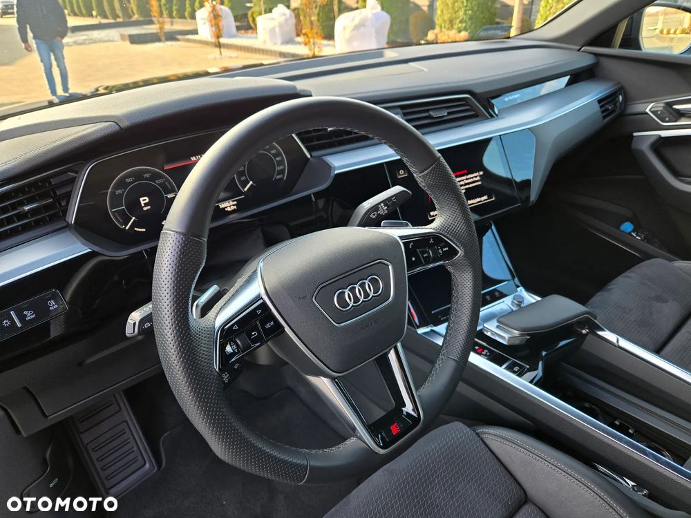 Audi e-tron 55 Quattro S Line - 38