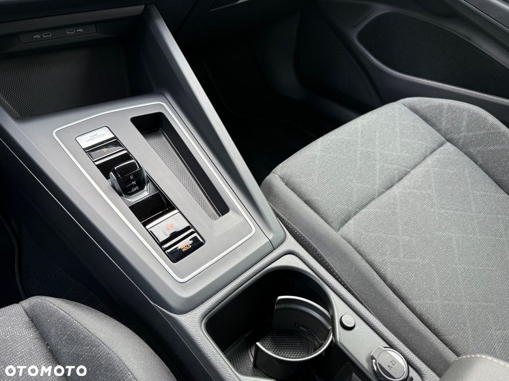 Volkswagen Golf - 22