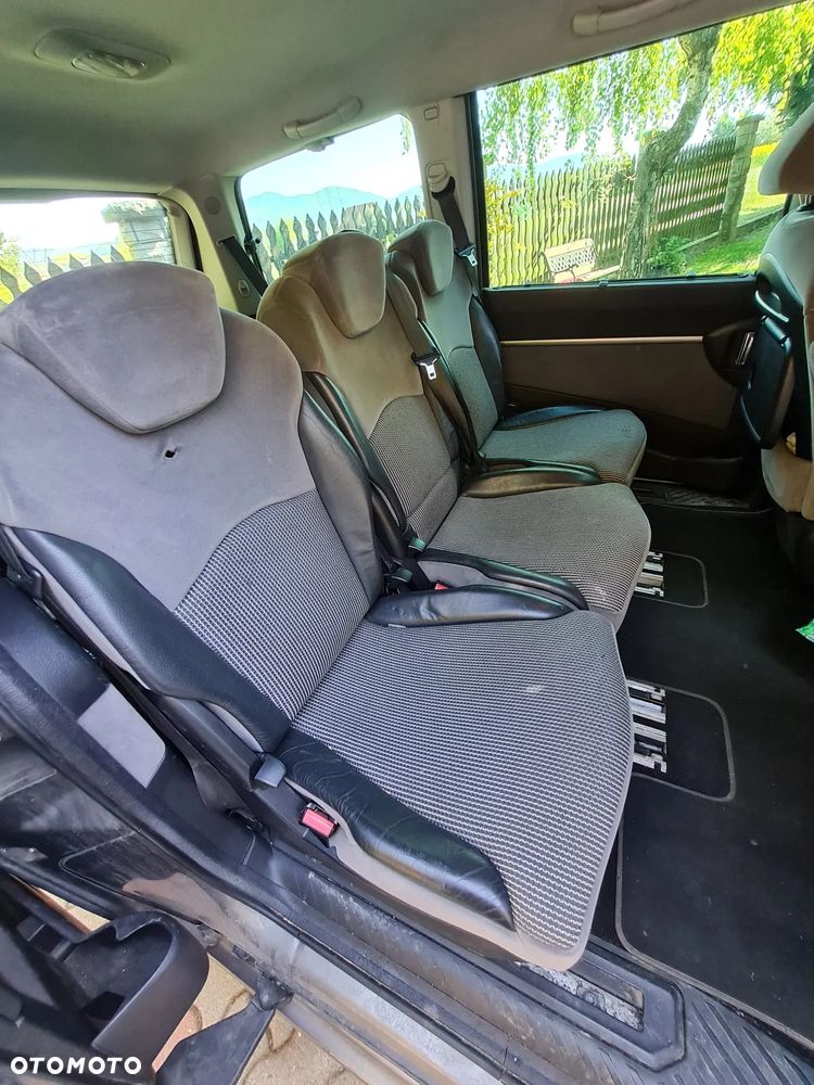 Peugeot 807 2.2 HDi Premium Grand Prix - 12
