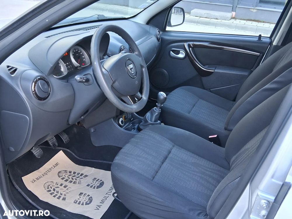 Dacia Duster dCi 110 FAP 4x4 Laureate - 8