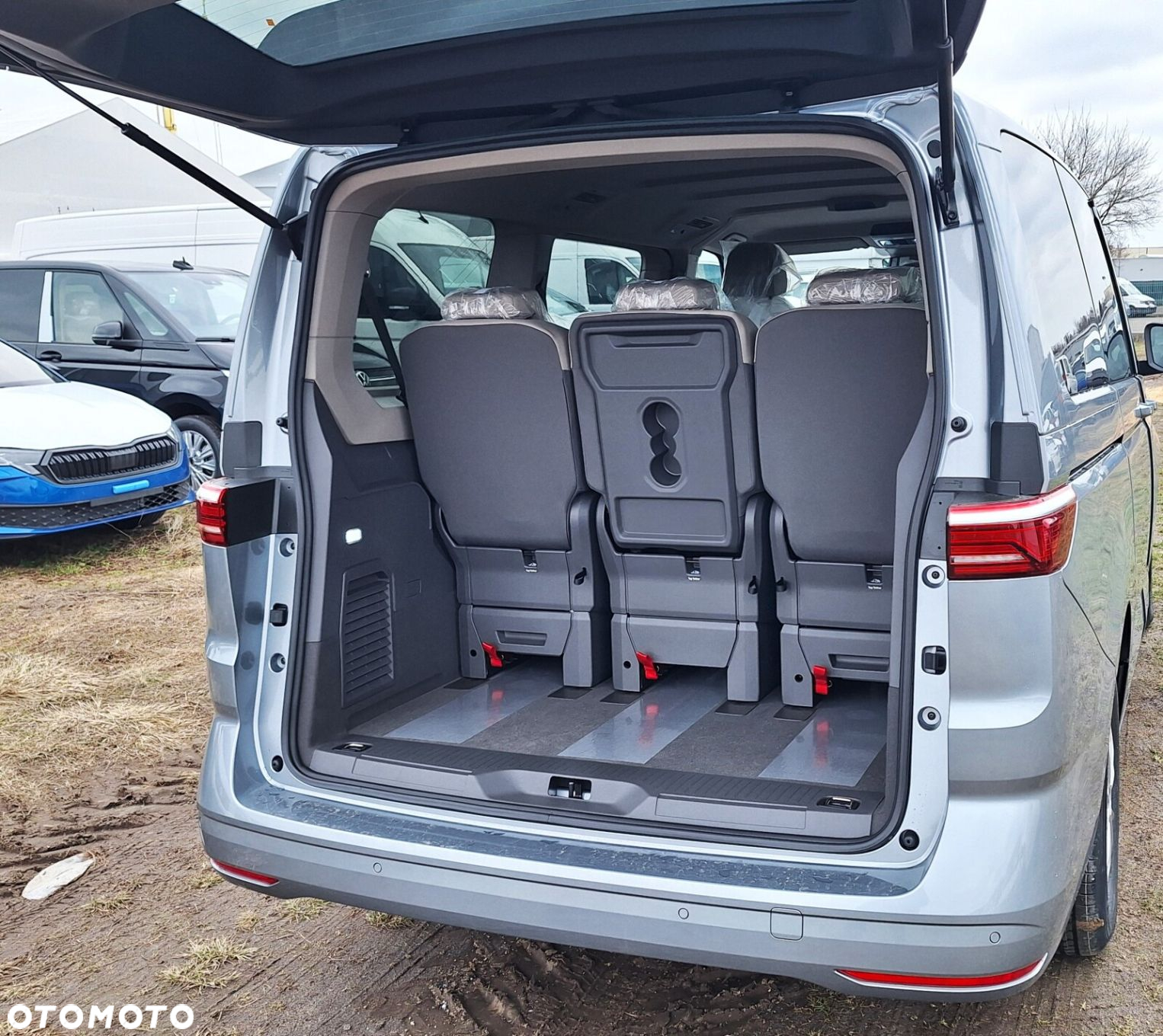 Volkswagen Multivan - 22