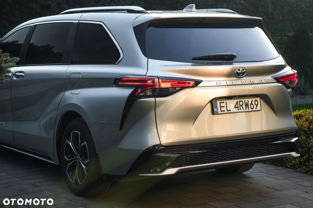 Toyota Sienna - 8