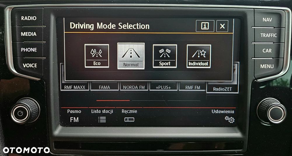 Volkswagen Golf 2.0 TDI BlueMotion Technology DSG Edition - 16