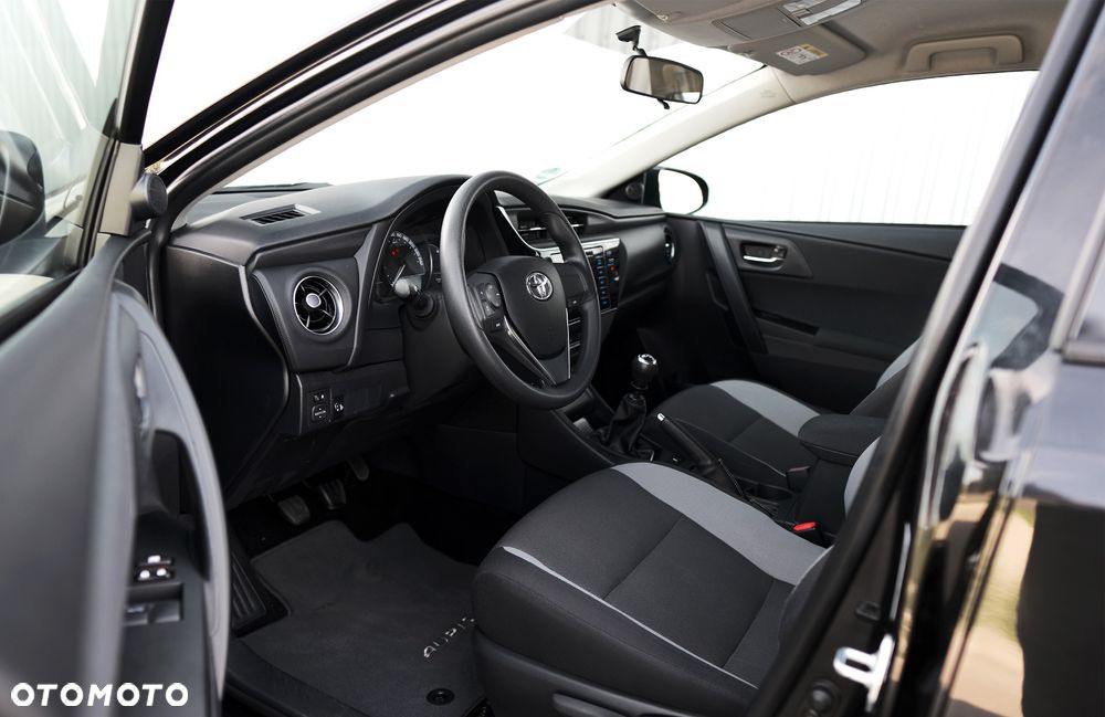 Toyota Auris 1.33 Dual-VVT-i Cool - 17
