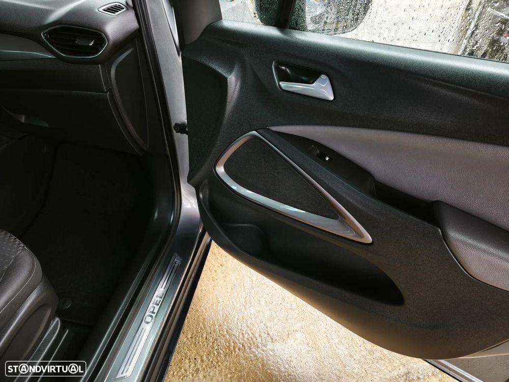 Opel Crossland X 1.2 T Innovation - 37