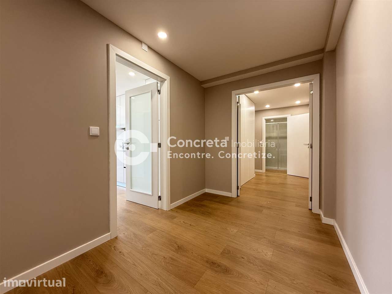 Apartamento T2 remodelado com garagem em Arcozelo, Barcelos - Grande imagem: 2/27