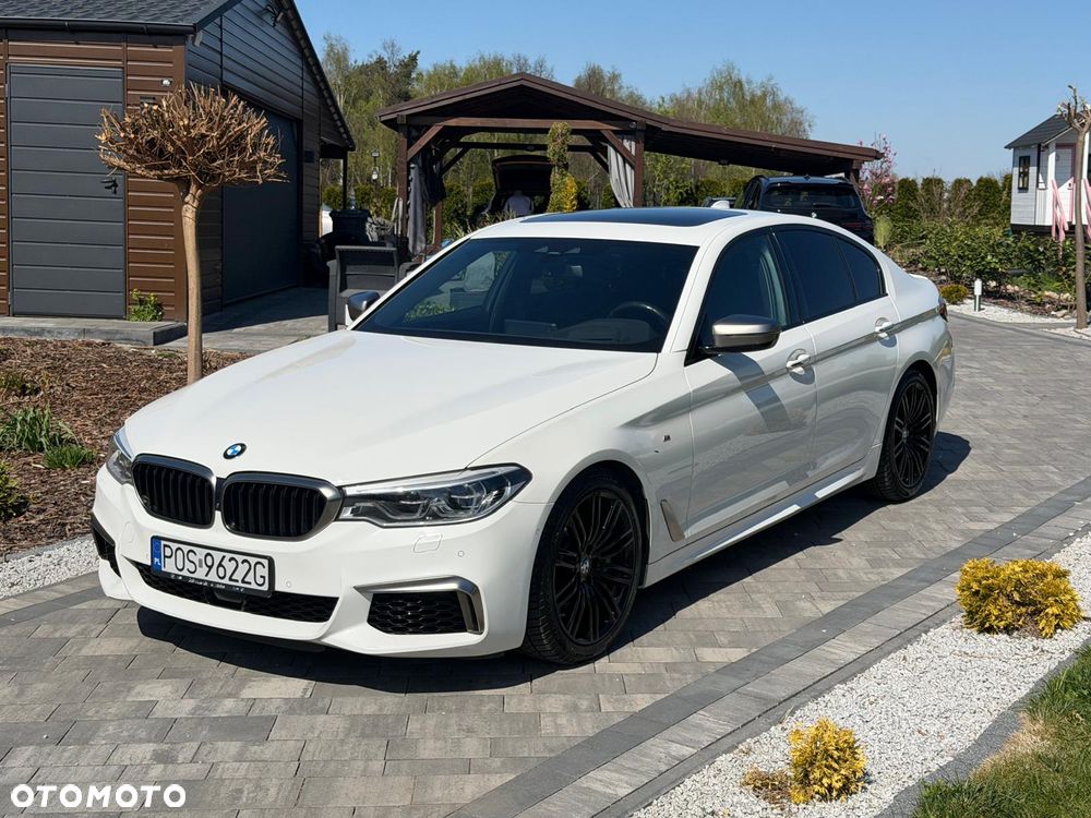 BMW Seria 5 M550i xDrive sport - 12