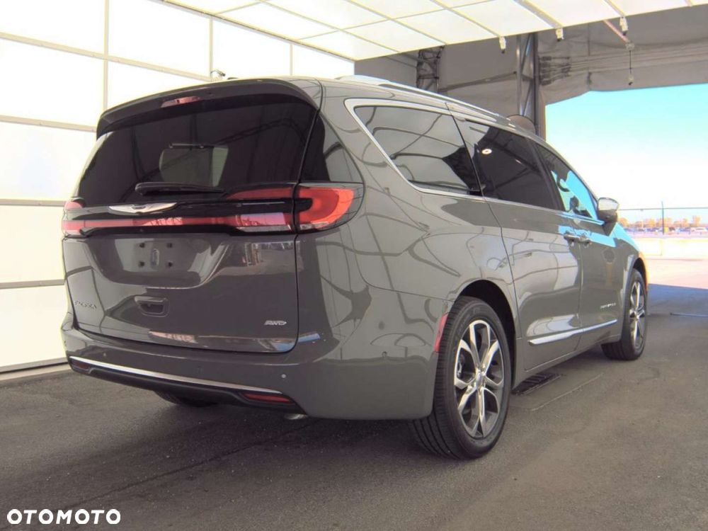 Chrysler Pacifica - 7