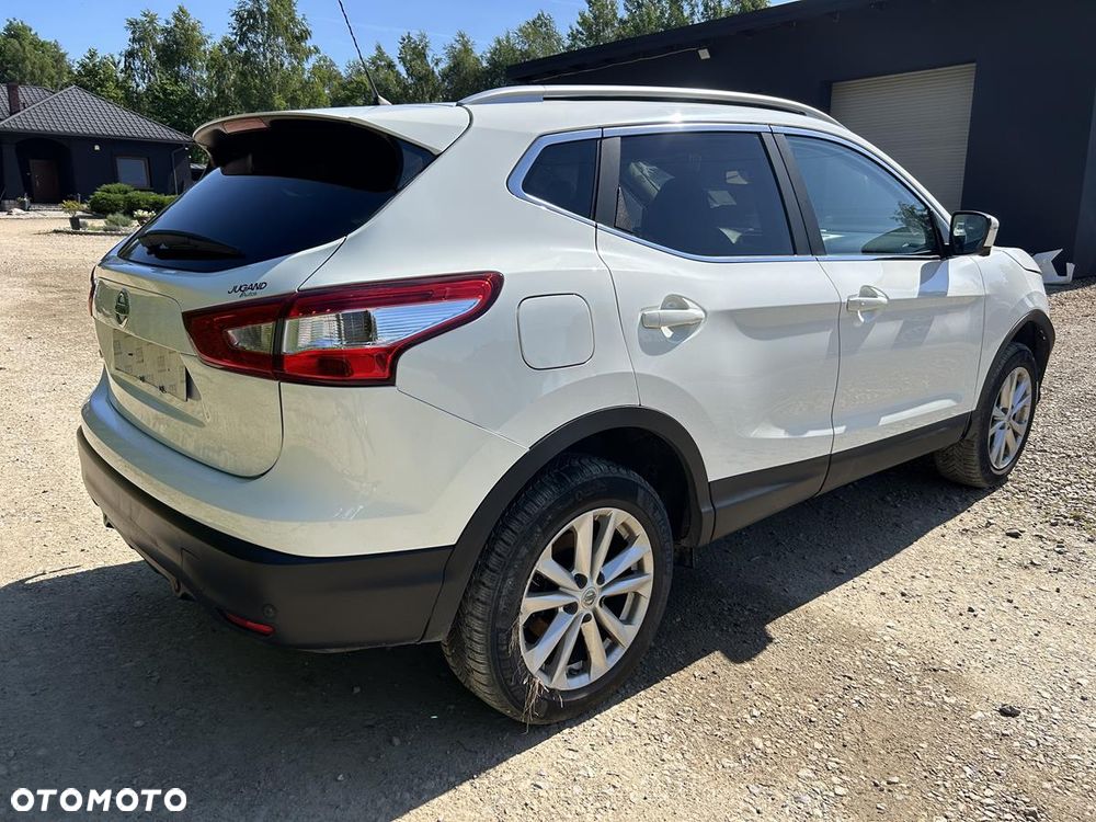 Nissan Qashqai 1.6 DCi 4x4 Tekna - 4
