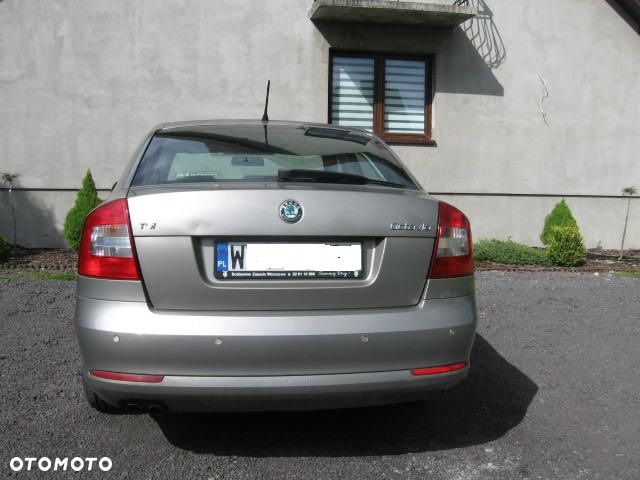 Skoda Octavia 1.6 Ambiente EU5 - 6