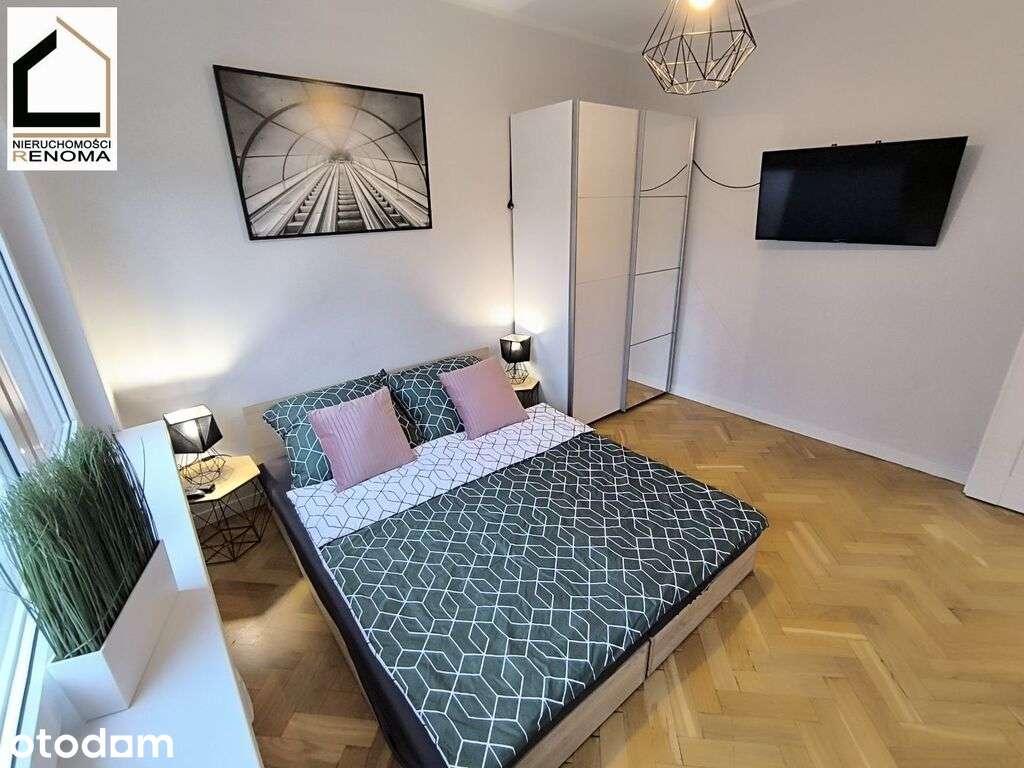 Jasne i słoneczne z dwoma balkonami | blok z cegły