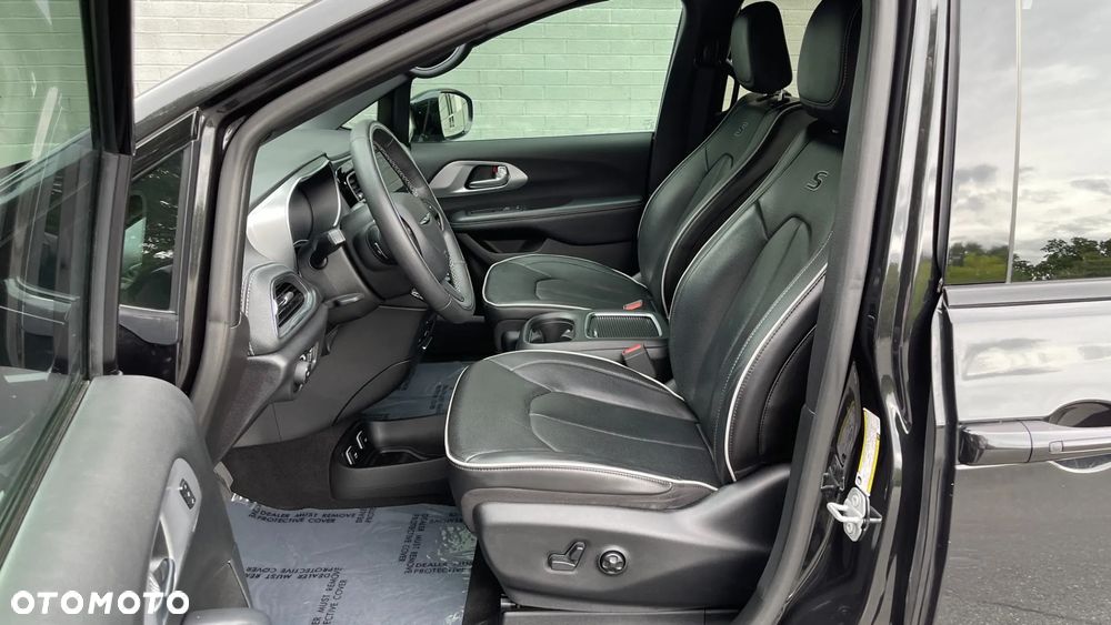 Chrysler Pacifica - 13