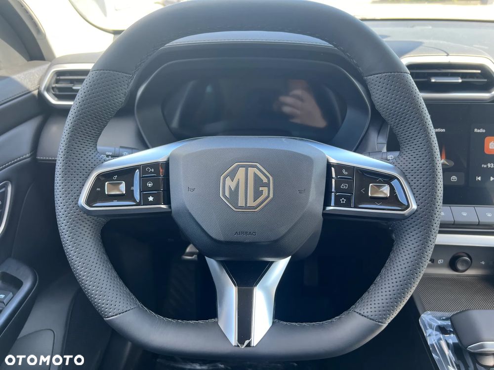 MG ZS Hybrid+ - 14
