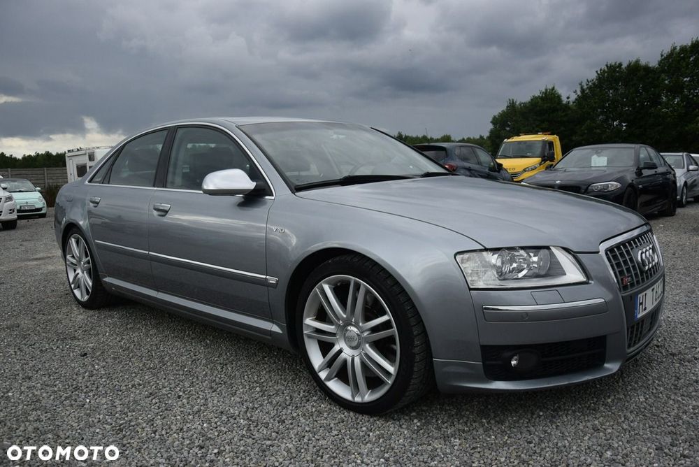 Audi S8 - 5