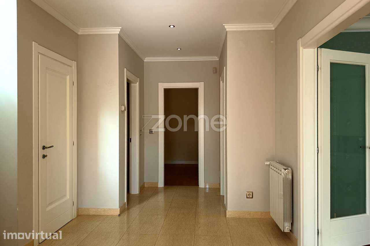 Moradia T4 com 3 suites, ar condicionado e piscina na Costa da Guia. - Grande imagem: 3/60