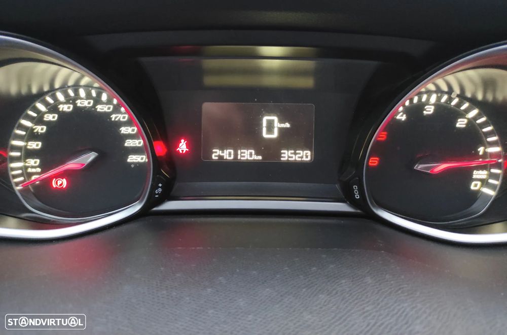 Peugeot 308 1.6 e-HDi Allure - 33