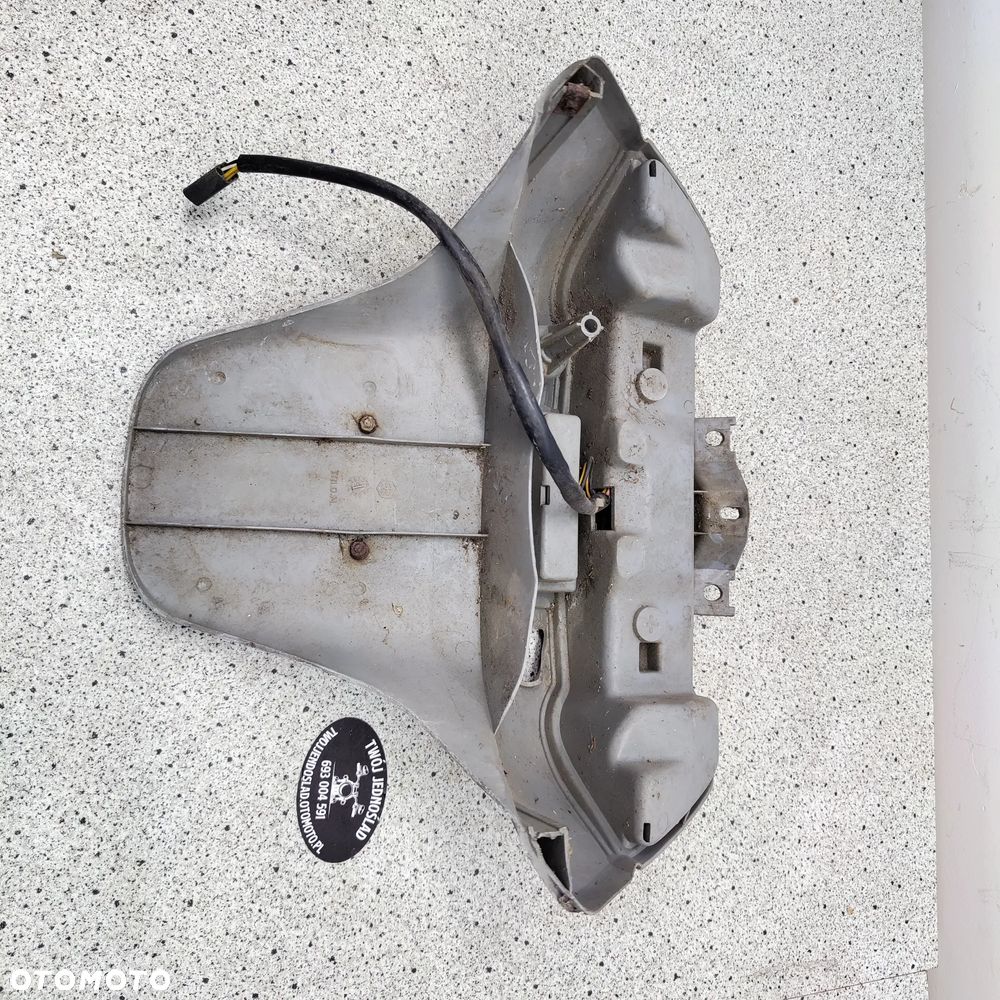 Lampa tył, tylna Piaggio Sfera 50 - 11