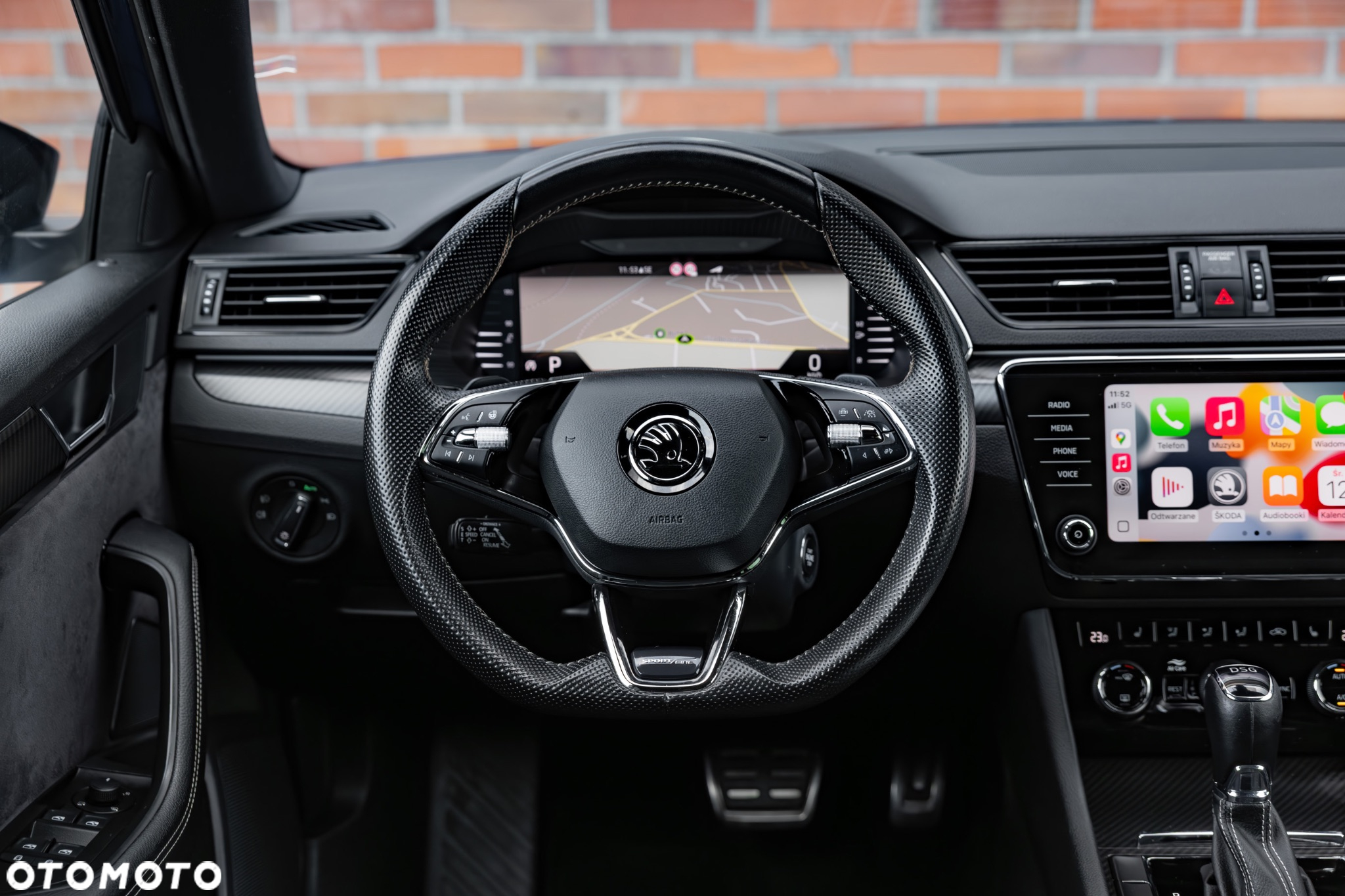 Skoda Superb 2.0 TDI DSG Sportline - 28