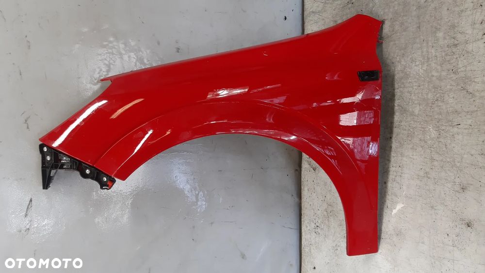 * OPEL ASTRA III H BŁOTNIK PRZÓD PRZEDNI  LEWY Y547 CZERWONY - 1