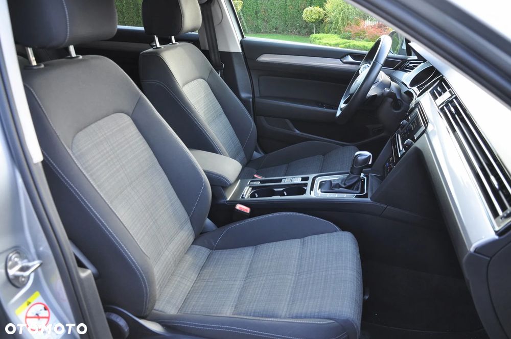 Volkswagen Passat 2.0 TDI EVO Business DSG - 17