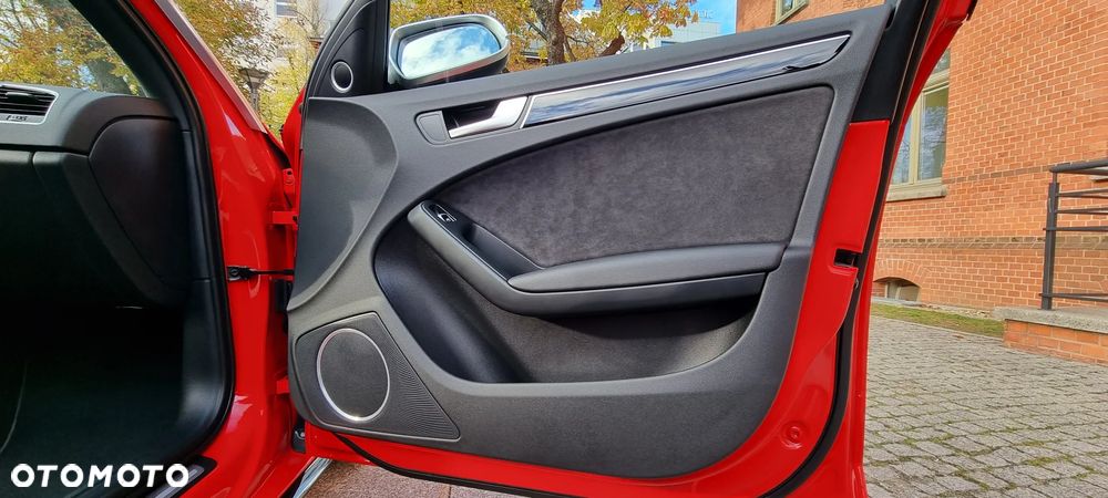 Audi A4 Avant 2.0 TDI DPF clean diesel quattro S tronic S line Sportpaket - 23