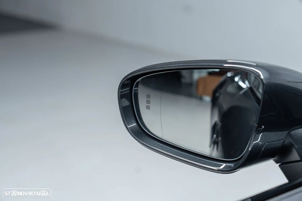 Porsche Taycan Turbo - 24